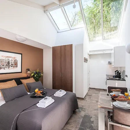 Plantage Garden Апарт-отель 3*