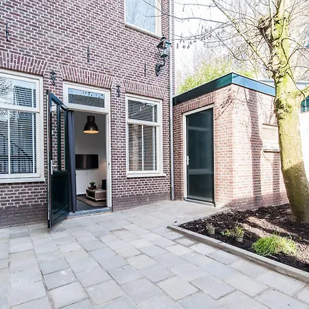 Apart-hotel Plantage Garden 3*