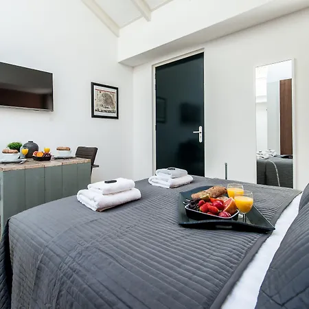 普兰德基花园公寓 3*